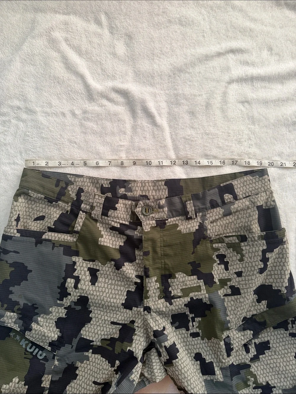 KUIU Men’s Camo Cargo Shorts - Olive Green & Black
